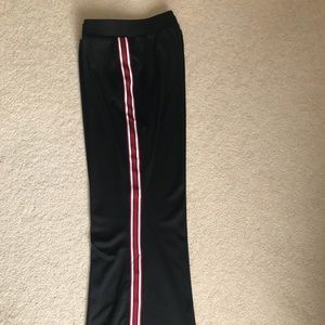 Pull on Gap track pants